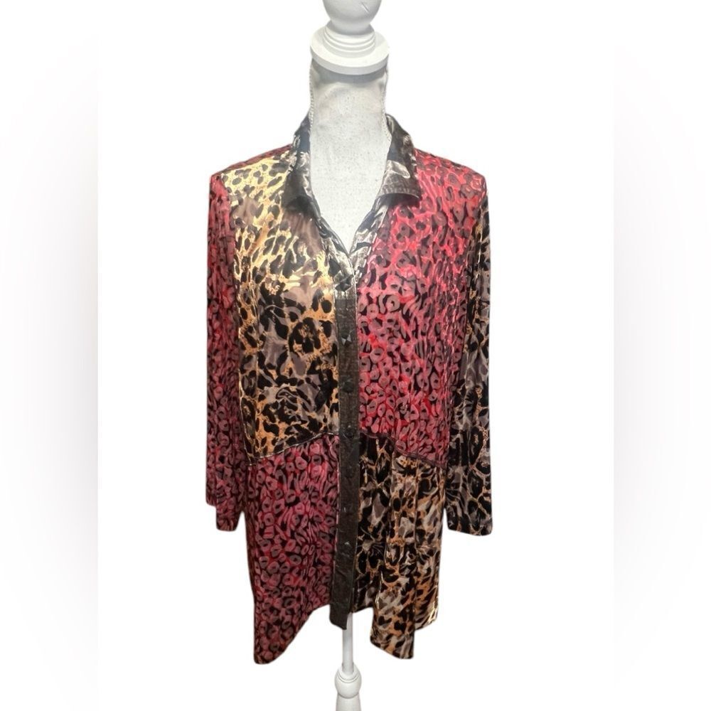 Ali Miles Artsy‎ Leopard Print Velvet Burnout Muliticolor Button Up Top. Size 1X